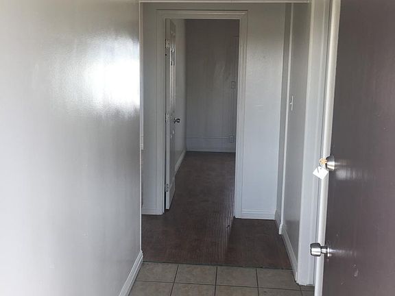 3rd image of 16702 1/4 Hawthorne Blvd