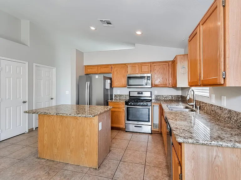 2401 Cypress Island Ct — Photo 7