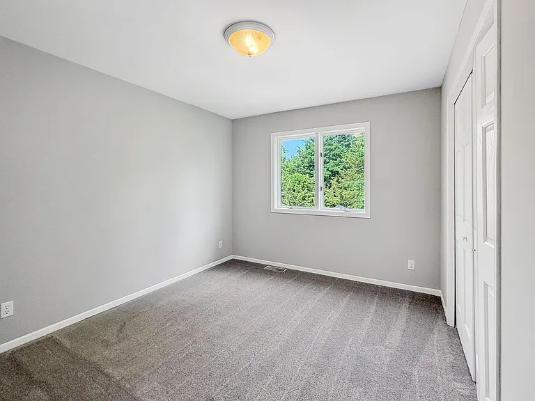 3200 Lakeside Dr — Photo 18