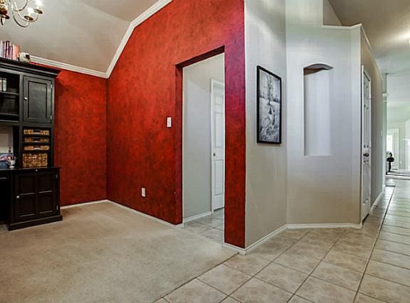 5th image of 2109 Wallbrook Dr