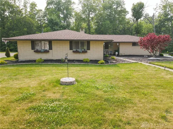 395 Blairwood Dr, Dayton, OH 45426
