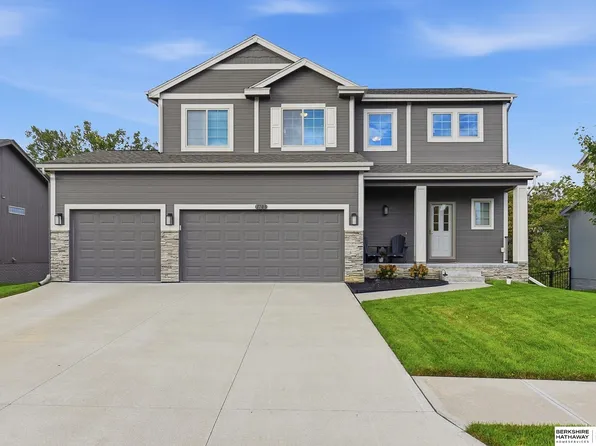 1708 Pilgrim Dr, Bellevue, NE 68123