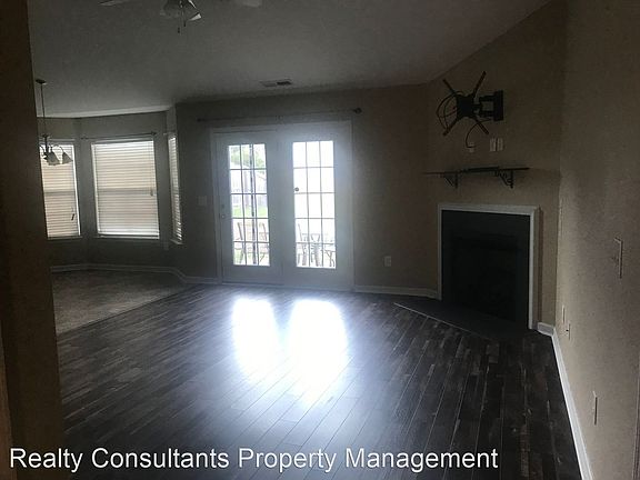 3rd image of 2816 Wild Poplar Way