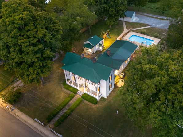 202 S Main St, Cornersville, TN 37047