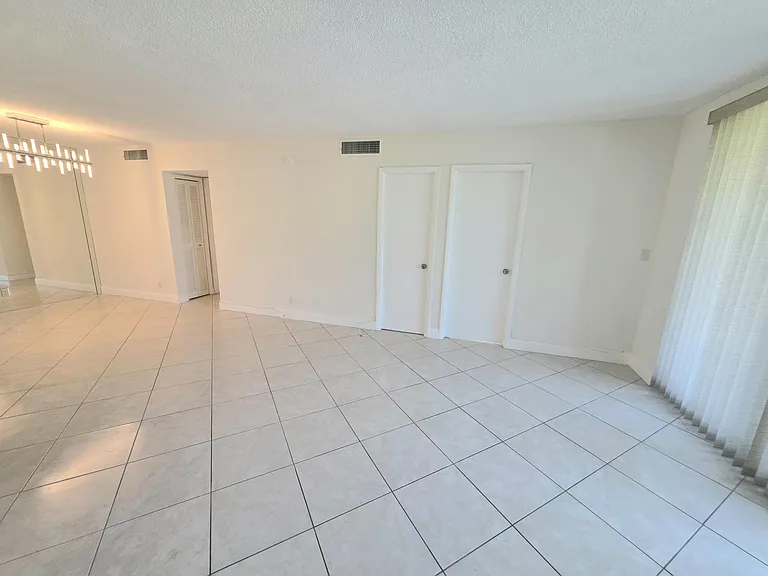 3100 NE 48th Ct #113 — Photo 41