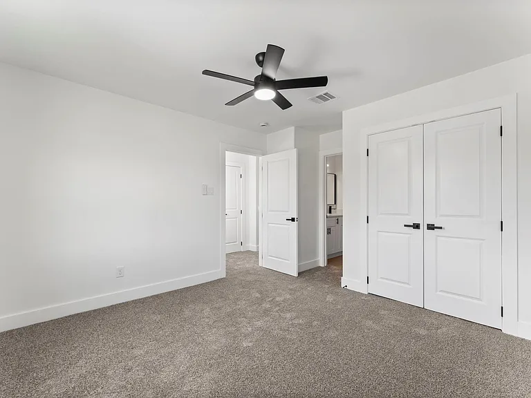 8205 Carver Rd #B — Photo 21