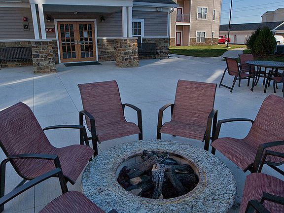 Outdoor Lounge with Firepit