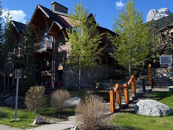 3rd image of 101 E Stewart Creek Lndg #5102