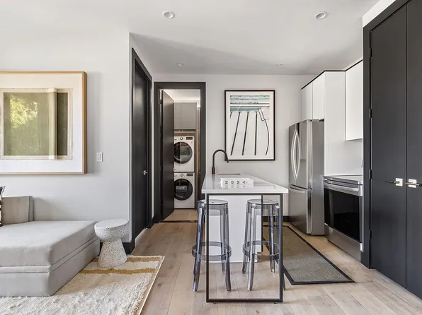 785 E 34th St #1A, Brooklyn, NY 11210