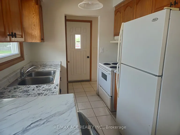 6033 Swayze Dr #MAIN — Photo 6