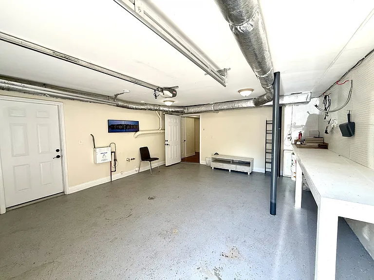 410 Lancaster Ave — Photo 57