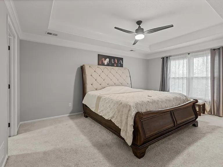 1002 N Clinton St — Photo 28
