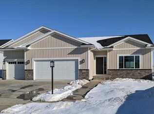 530 Deer View Ave, Tiffin, IA 52340