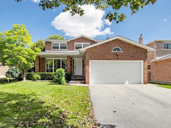 5 Standish Cres, Markham, ON L3P 4A4