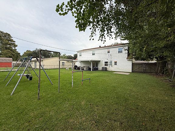 3rd image of 413 Lacour Dr