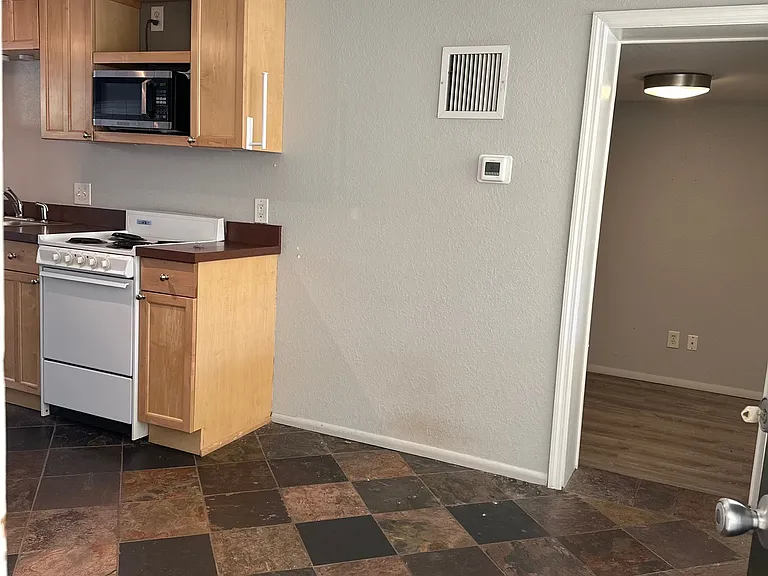 1700 Nebraska St #2 — Photo 9