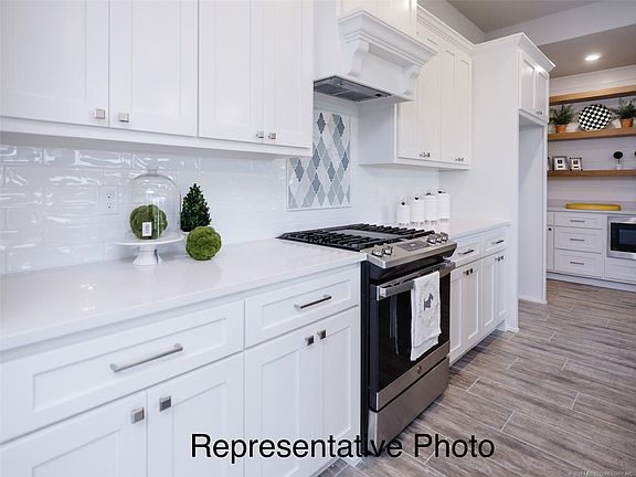4th image of 3014 N Briarwood Ave