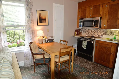 616 Thames St Photo 1