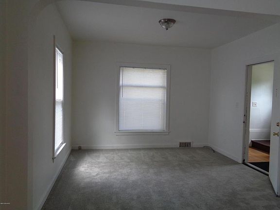 4th image of 1004 E Crosstown Pkwy APT 1
