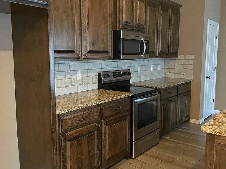 3995 Orleans Ave — Photo 4