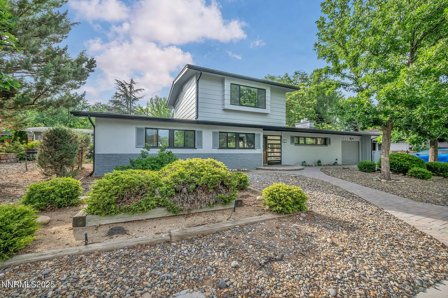 1495 Nixon Ave photo 1