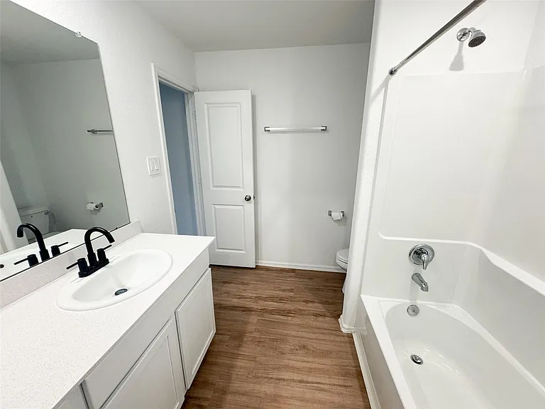 1411 Las Cuevas Dr — Photo 15
