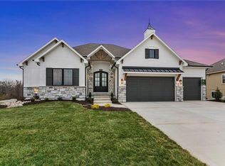 2034 SW Red Barn Ln, Lees Summit, MO 64082