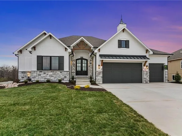 2034 SW Red Barn Ln, Lees Summit, MO 64082