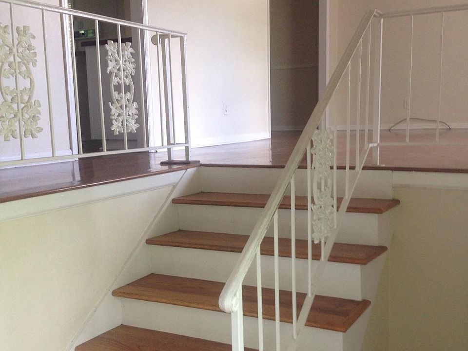1st image of 3155 Vista Dr NW