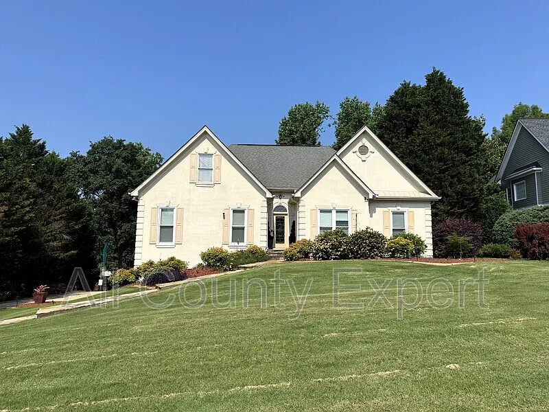 1 bed, 1.0 bath, 900 sqft, $1,395 — Photo 1