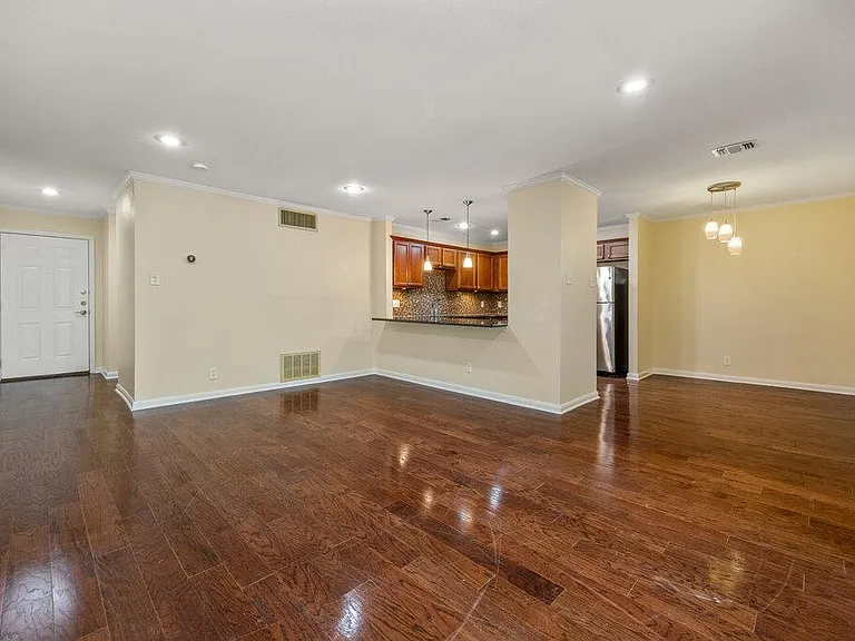 100 Lorenz Rd — Photo 3