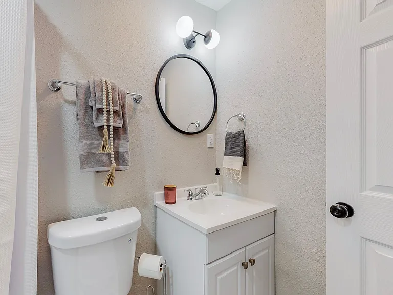 2124 Eton Ave SE #2 — Photo 10