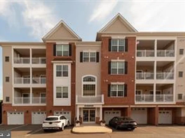 245 Breeders Cup Dr, Cherry Hill, NJ 08002