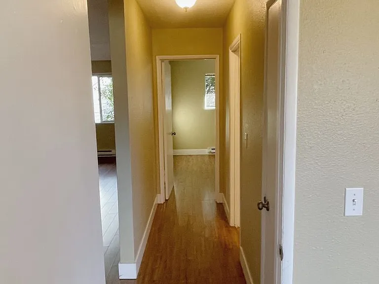 130 SE 30th Pl — Photo 15