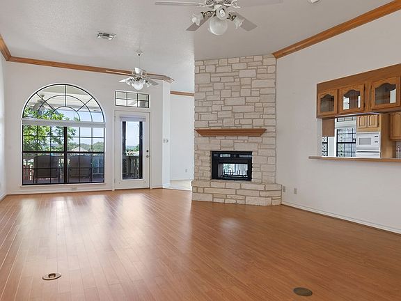 5th image of 530 Winding Way Ct