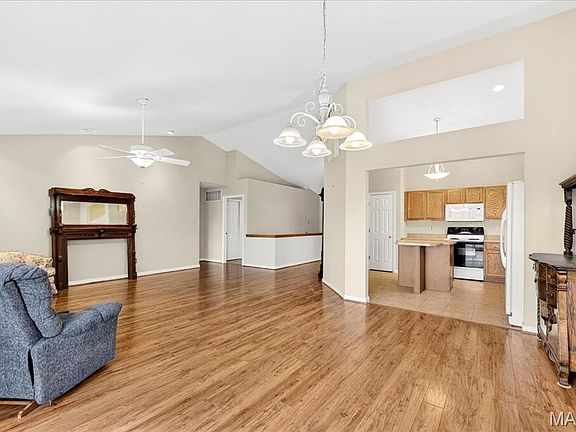 4th image of 2514 Newpoint Dr