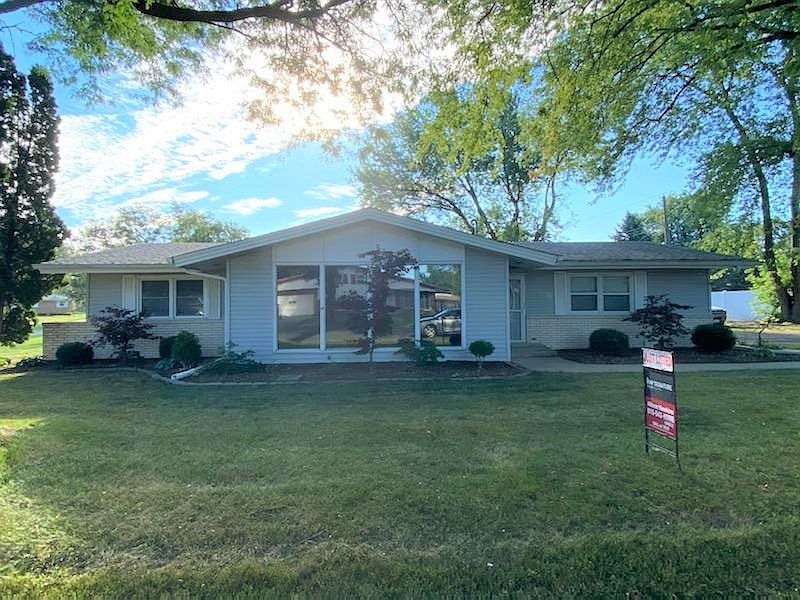 1st image of 2150 Mariposa Dr