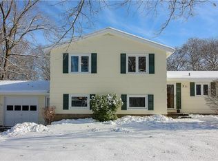 3 Downing Dr, Pittsford, NY 14534