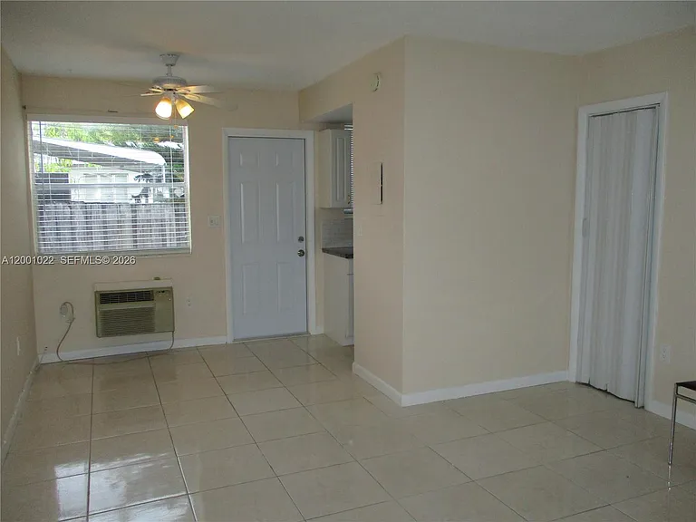1949 Taylor St #9 — Photo 10