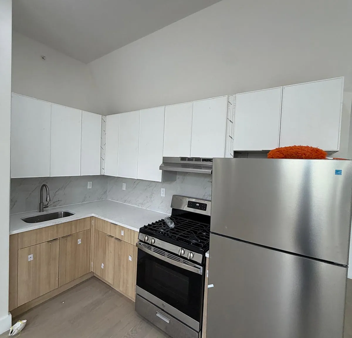 2 bed, 1200 sqft, $2,600 — Photo 4