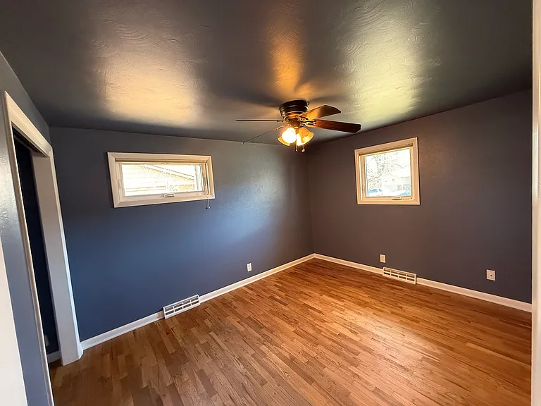 1916 Springfield Dr — Photo 7