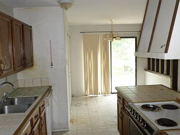 3rd image of 1117 Llano Trl