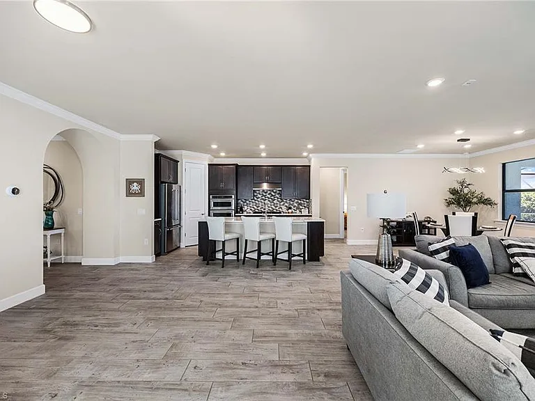 6767 Pennyroyal Dr — Photo 11