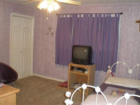 4th image of 7925 Laurie Ln