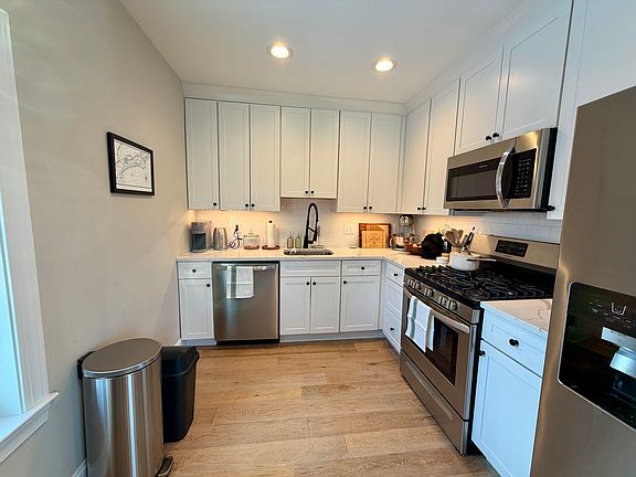 5th image of 308 Cooper St Floor 2