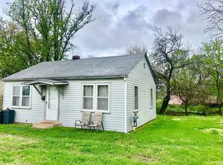 209 Ash St, Willow Springs, MO 65793