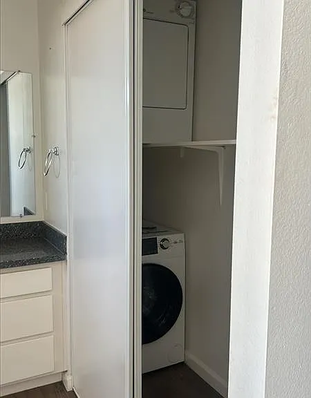 1476 Lincoln Ave — Photo 1