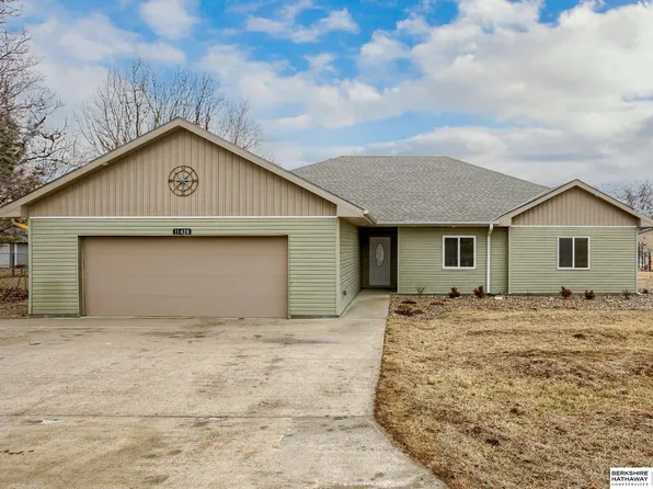 11428 W Lakeshore Dr, Blair, NE 68008