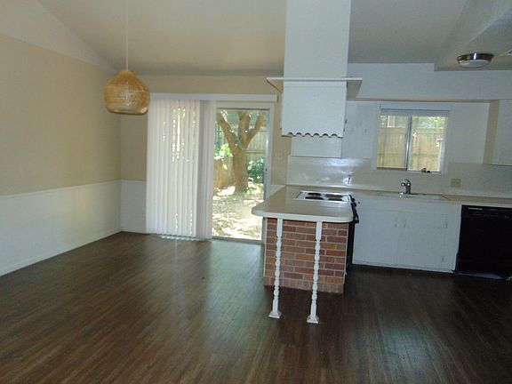 2nd image of 519 Cliff Dr #1