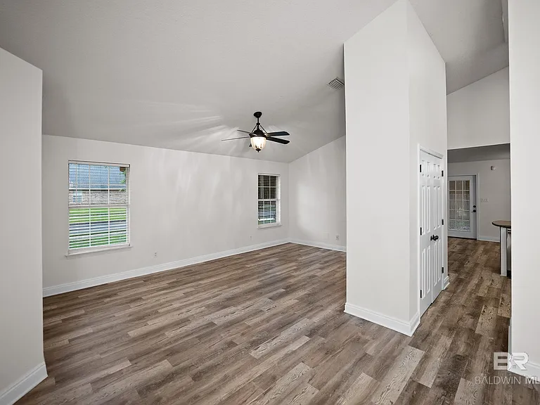 101 Davison Loop — Photo 3